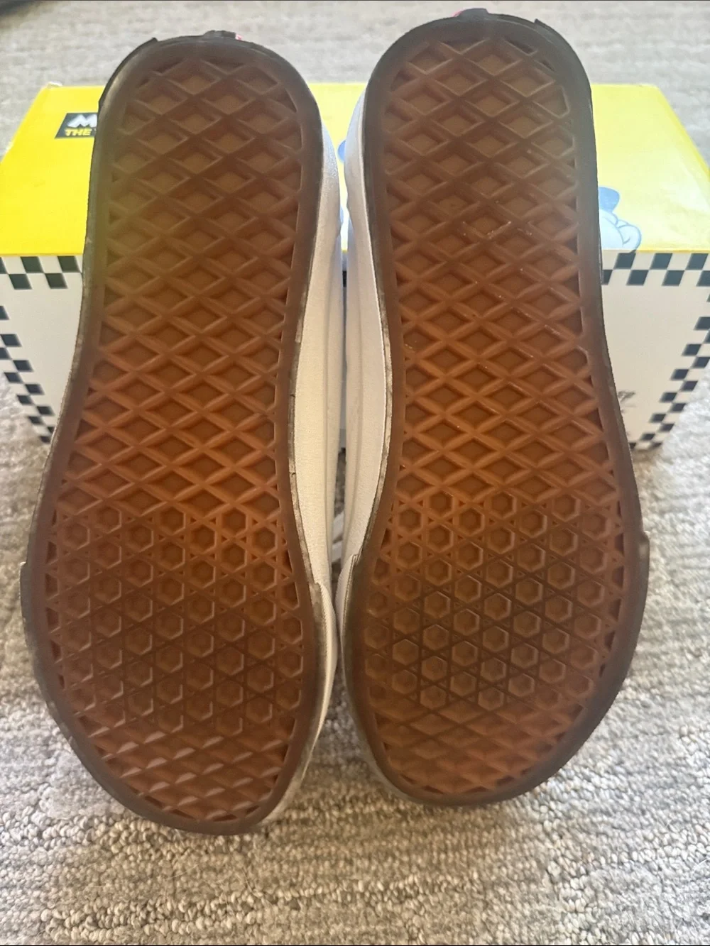Disney x Vans Old Skool 'Mickey' Sz 5.5 / 7 - Picture 7 of 10